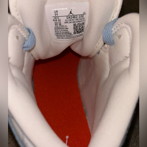 Jordan 1 Mid GS “Stitch” Sneakers - Picture 7 of 8